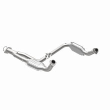 Load image into Gallery viewer, MagnaFlow DF Cat Conv 07-09 Chevrolet/GMC Silverado/Sierra 2500 HD 6.0L Y-Pipe Assy excludes Classic