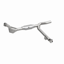 Load image into Gallery viewer, MagnaFlow Direct Fit Catalytic Converter 99-00 Ford F-150 4.2L 50S