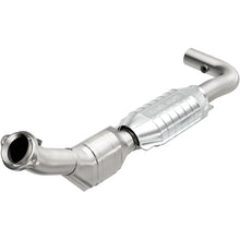 Load image into Gallery viewer, MagnaFlow Direct Fit Catalytic Converter 99-00 Ford Trucks 5.4L