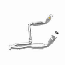 Load image into Gallery viewer, MagnaFlow Direct Fit Catalytic Converter 99-00 Chevy Pickups 4.3L