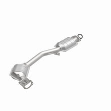 Load image into Gallery viewer, MagnaFlow Direct Fit Catalytic Converter 99-04 Subaru Forester 2.5L