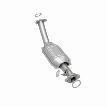 Load image into Gallery viewer, MagnaFlow Direct Fit Catalytic Converter 00-8/04 Toyota Tundra 4.7L P/S Front