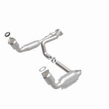 Load image into Gallery viewer, MagnaFlow Direct Fit Catalytic Converter 99-00 Chevy Pickups 4.3L