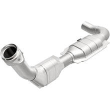 Load image into Gallery viewer, MagnaFlow Direct Fit Catalytic Converter 99-00 Ford F-150 4.6L