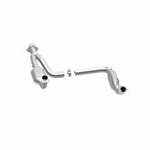 Load image into Gallery viewer, MagnaFlow DF Cat Conv 07-09 Chevrolet/GMC Silverado/Sierra 2500 HD 6.0L Y-Pipe Assy excludes Classic
