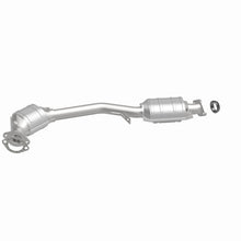 Load image into Gallery viewer, MagnaFlow Direct Fit Catalytic Converter 99-04 Subaru Forester 2.5L