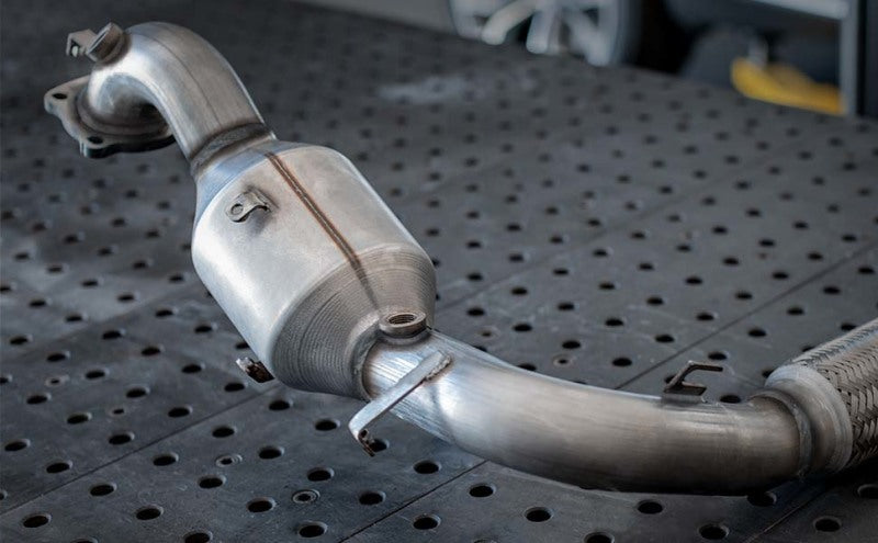 MagnaFlow Direct Fit Catalytic Converter WRANGLER 04-06 4L OEM