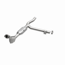 Load image into Gallery viewer, MagnaFlow Direct Fit Catalytic Converter 99-00 Ford F-150 4.2L 50S