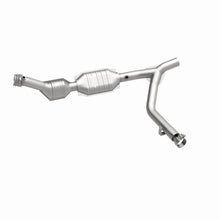 Load image into Gallery viewer, MagnaFlow Direct Fit Catalytic Converter 01 Ford Trucks 5.4L