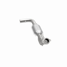 Load image into Gallery viewer, MagnaFlow Direct Fit Catalytic Converter 99-00 Ford Trucks 5.4L