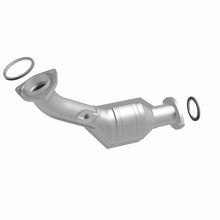 Load image into Gallery viewer, MagnaFlow Direct Fit Catalytic Converter 00-04 Toyota Tacoma 3.4L California