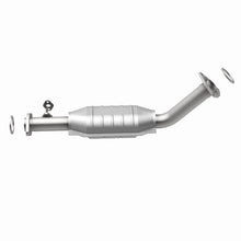 Load image into Gallery viewer, MagnaFlow Direct Fit Catalytic Converter 00-8/04 Toyota Tundra 4.7L P/S Front