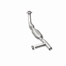 Load image into Gallery viewer, MagnaFlow Direct Fit Catalytic Converter 99-02 Expedition 5.4L 4wd