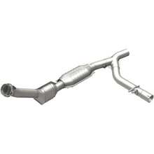 Load image into Gallery viewer, MagnaFlow Direct Fit Catalytic Converter 99-00 Ford Trucks 5.4L