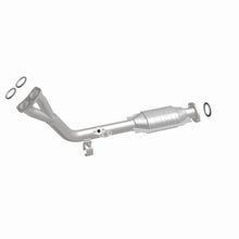 Load image into Gallery viewer, MagnaFlow Direct Fit Catalytic Converter 96-00 Toyota 4 Runner 2.7
