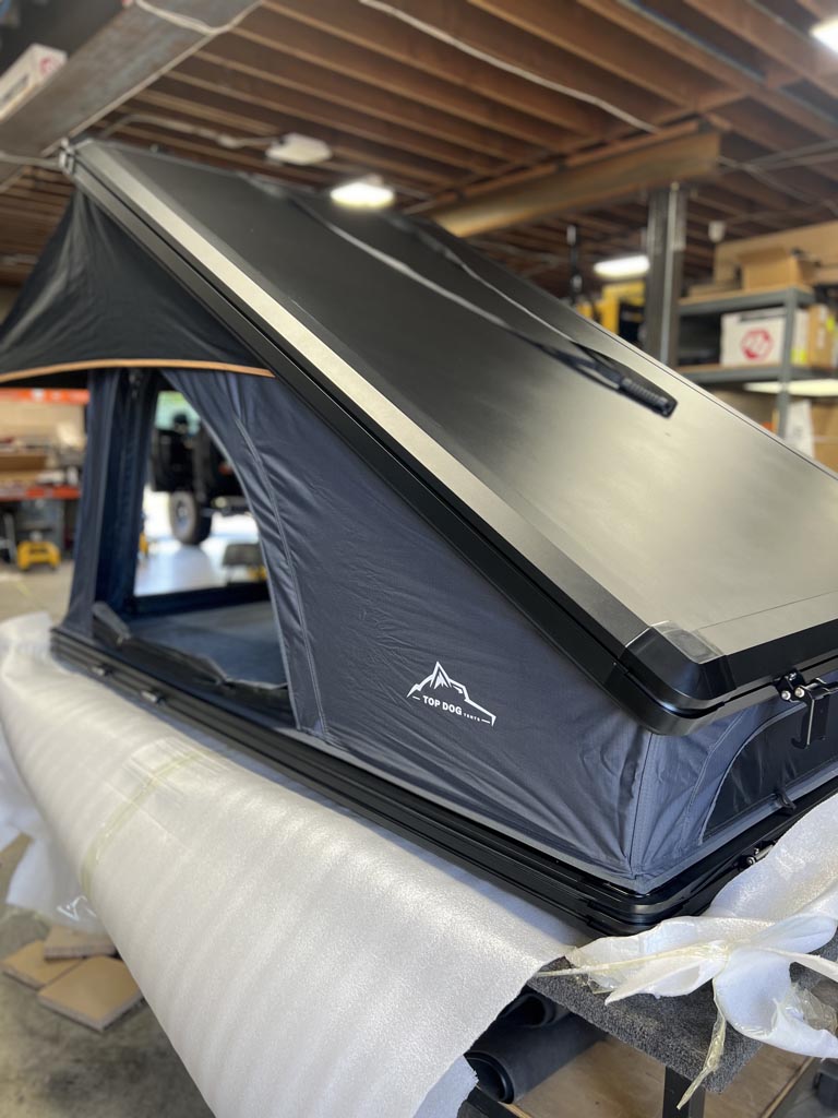 top dog zelt Top Dog Tents Aluminum Shell Rooftop Wedge Tent